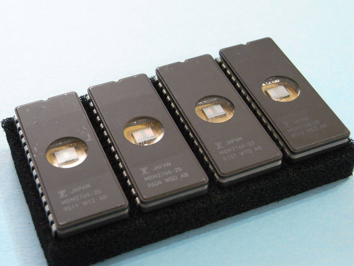 ★ FUJITSU . EPROM. MBM2764 ８個セット. 美品 (消去確認済み) A-350 ★の画像1