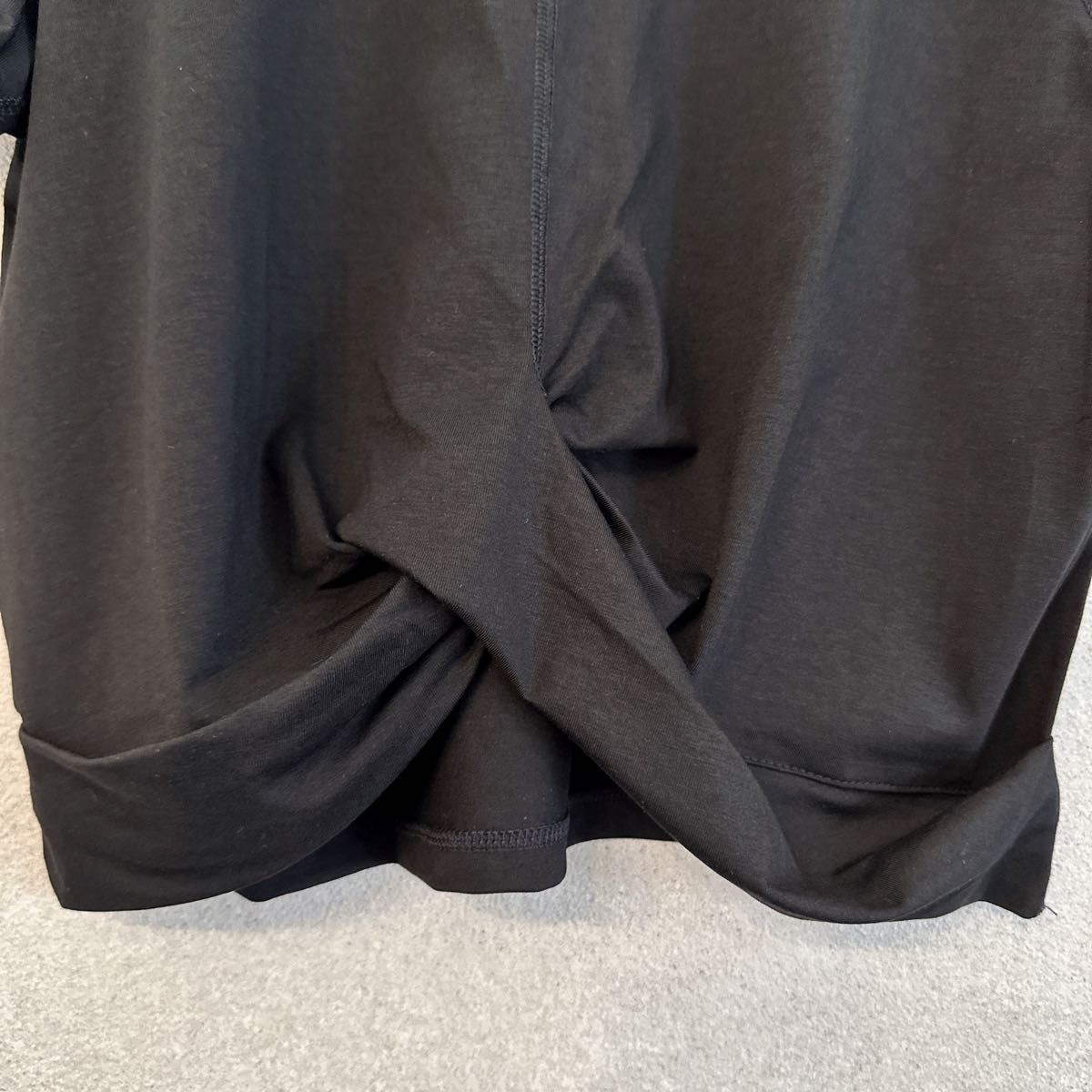 新品 ヨガ ウェア トップス 半袖 クロップド丈 ショート ブラック Tシャツ ダンス ピラティス 運動 ジム
