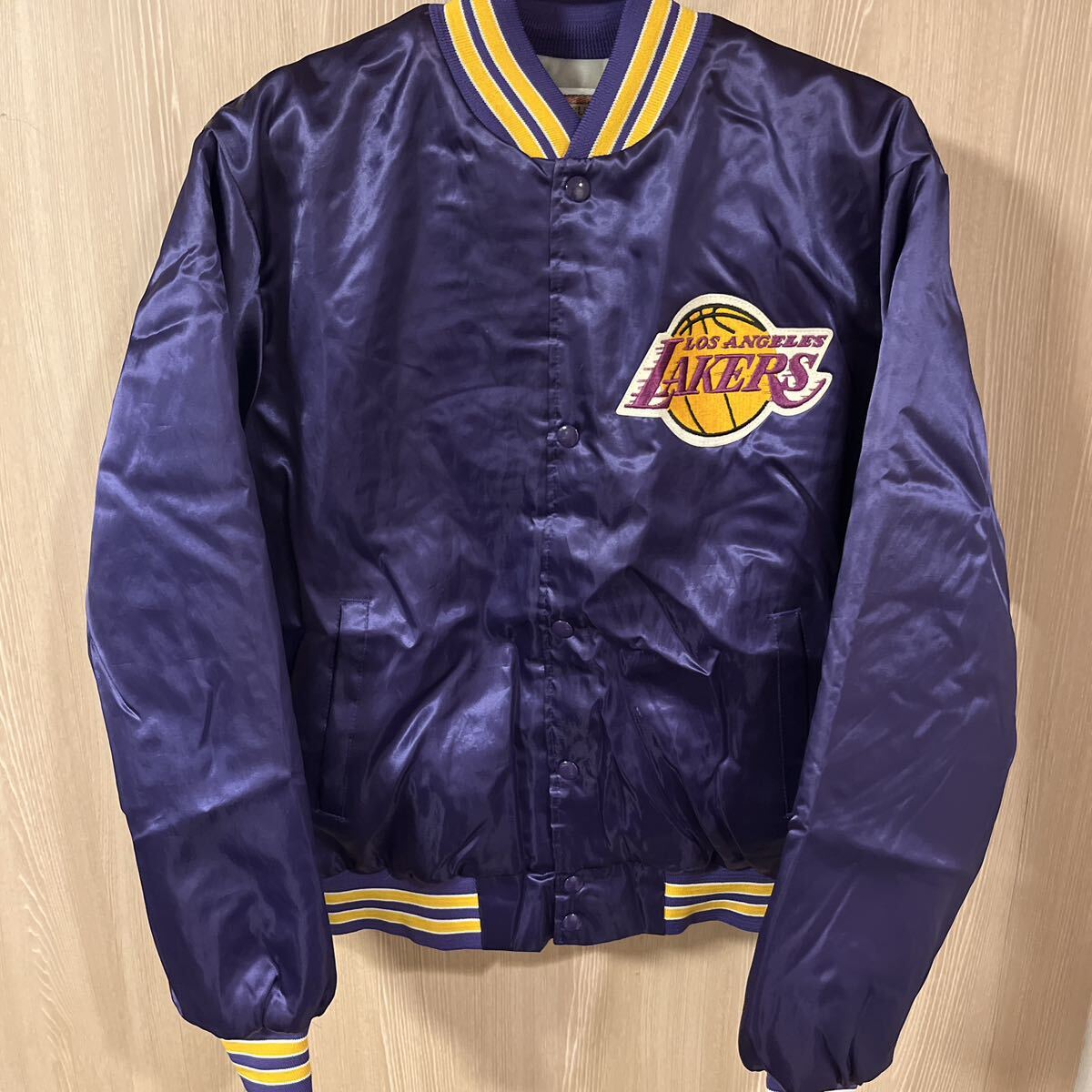 ◆オススメ◆USA製 90s STADIUM CLUB LOS ANGELES LAKERSスタジャン　サイズL_画像1