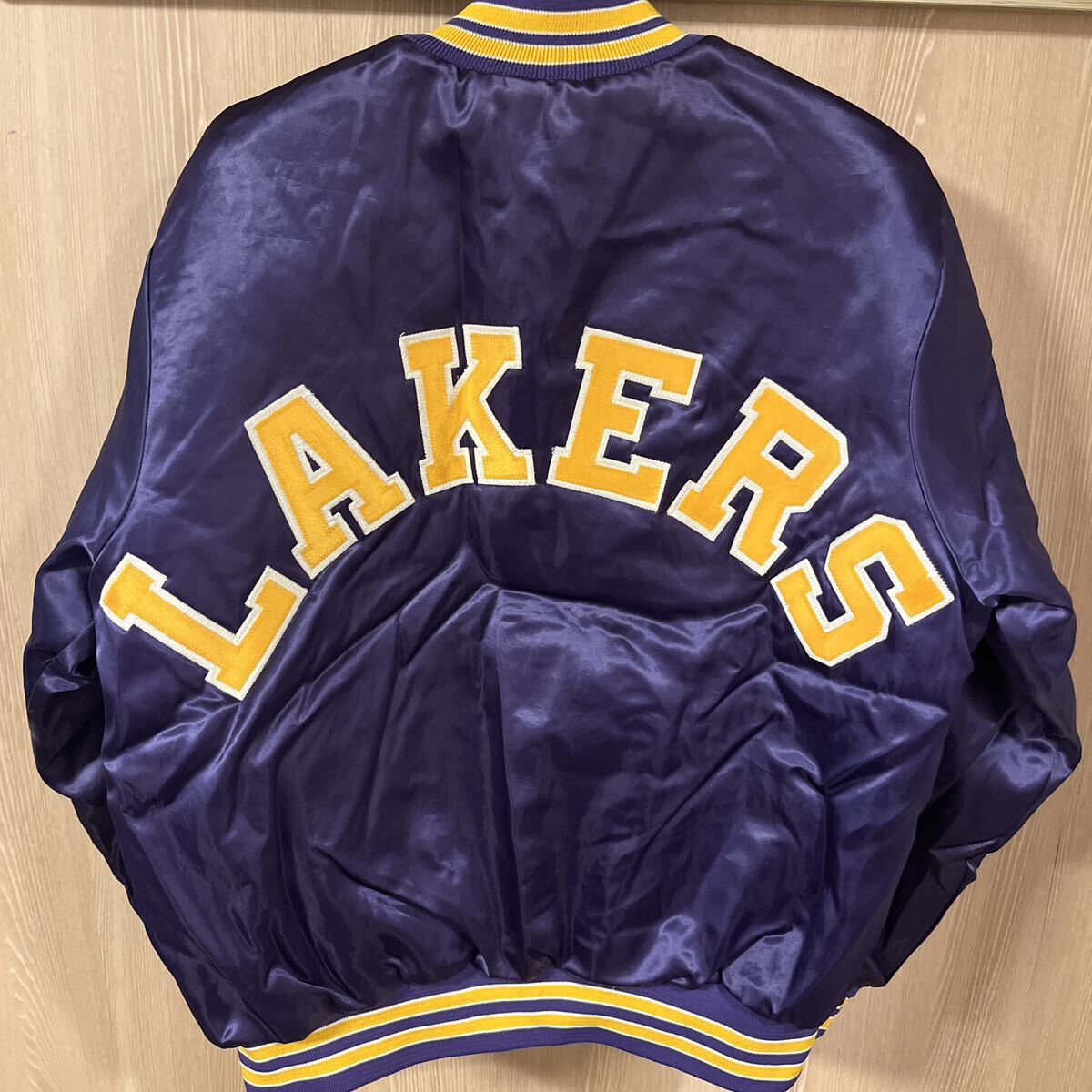 ◆オススメ◆USA製 90s STADIUM CLUB LOS ANGELES LAKERSスタジャン　サイズL_画像2