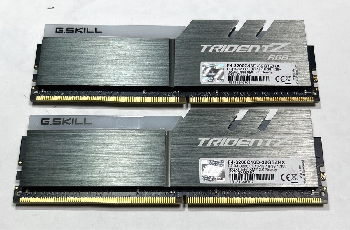 G.Skill DDR4-25600/PC4-3200 F4-3200C16D-32GTZRX 16GB 2枚セット合計32GB