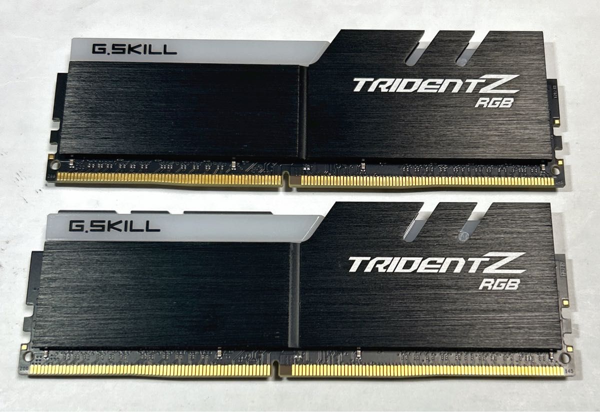 G.Skill DDR4-25600/PC4-3200 F4-3200C16D-32GTZRX 16GB 2枚セット合計32GB