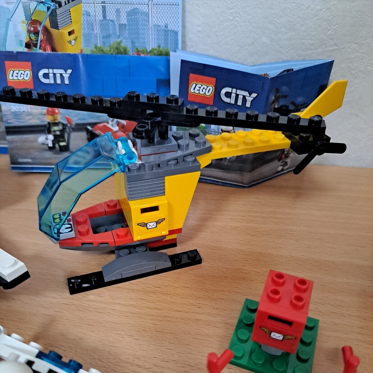 LEGO 4 set 60078 City Space Shuttle 60100 airport start set 30361 fire-engine 30362 Sky Police Lego CITY police mail cosmos 