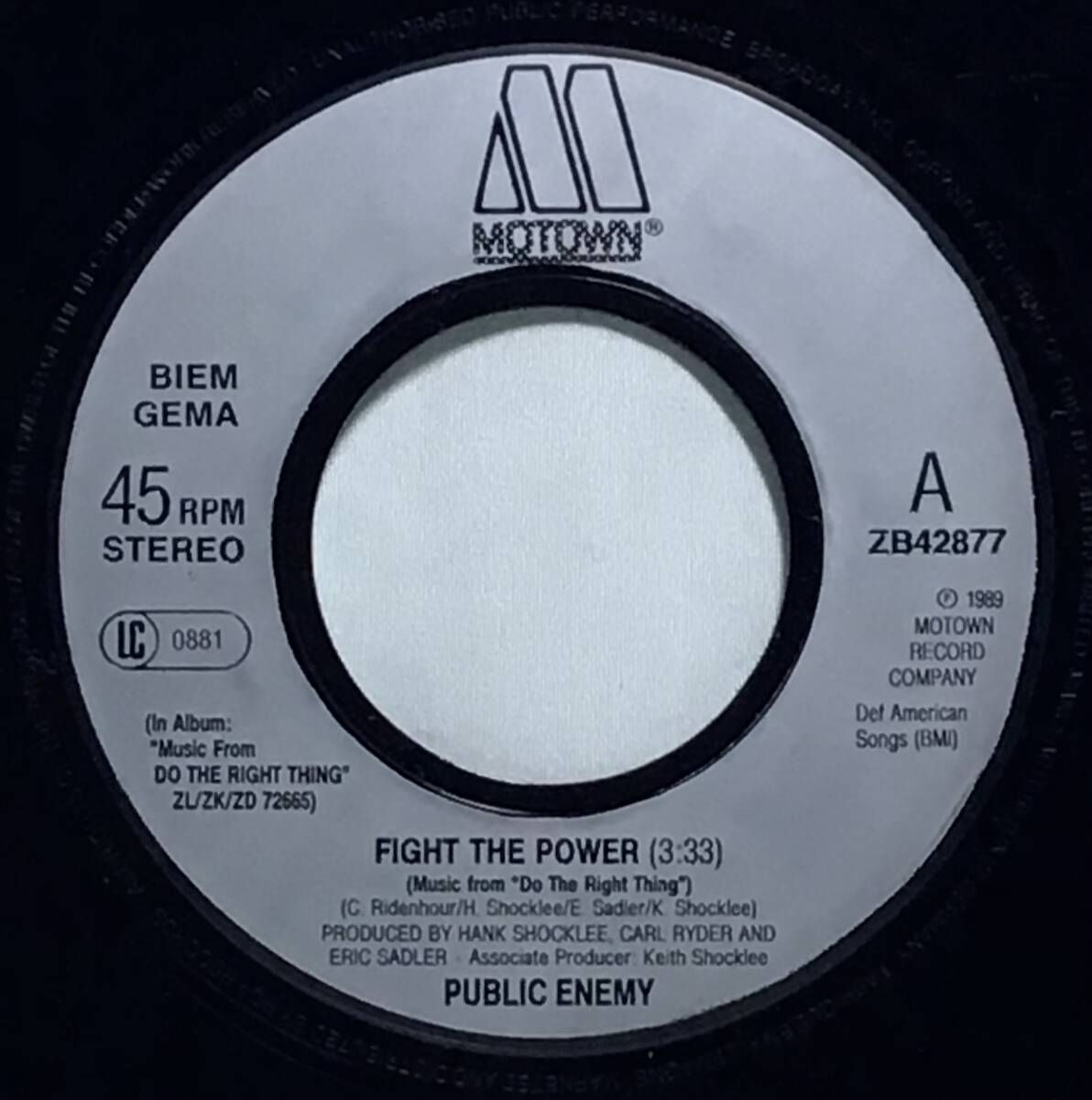 【独7】 映画 DO THE LIGHT THING サントラ曲 PUBLIC ENEMY / FIGHT THE POWER / 1989 ドイツ盤 7インチシングルレコード EP 45 試聴済_画像4