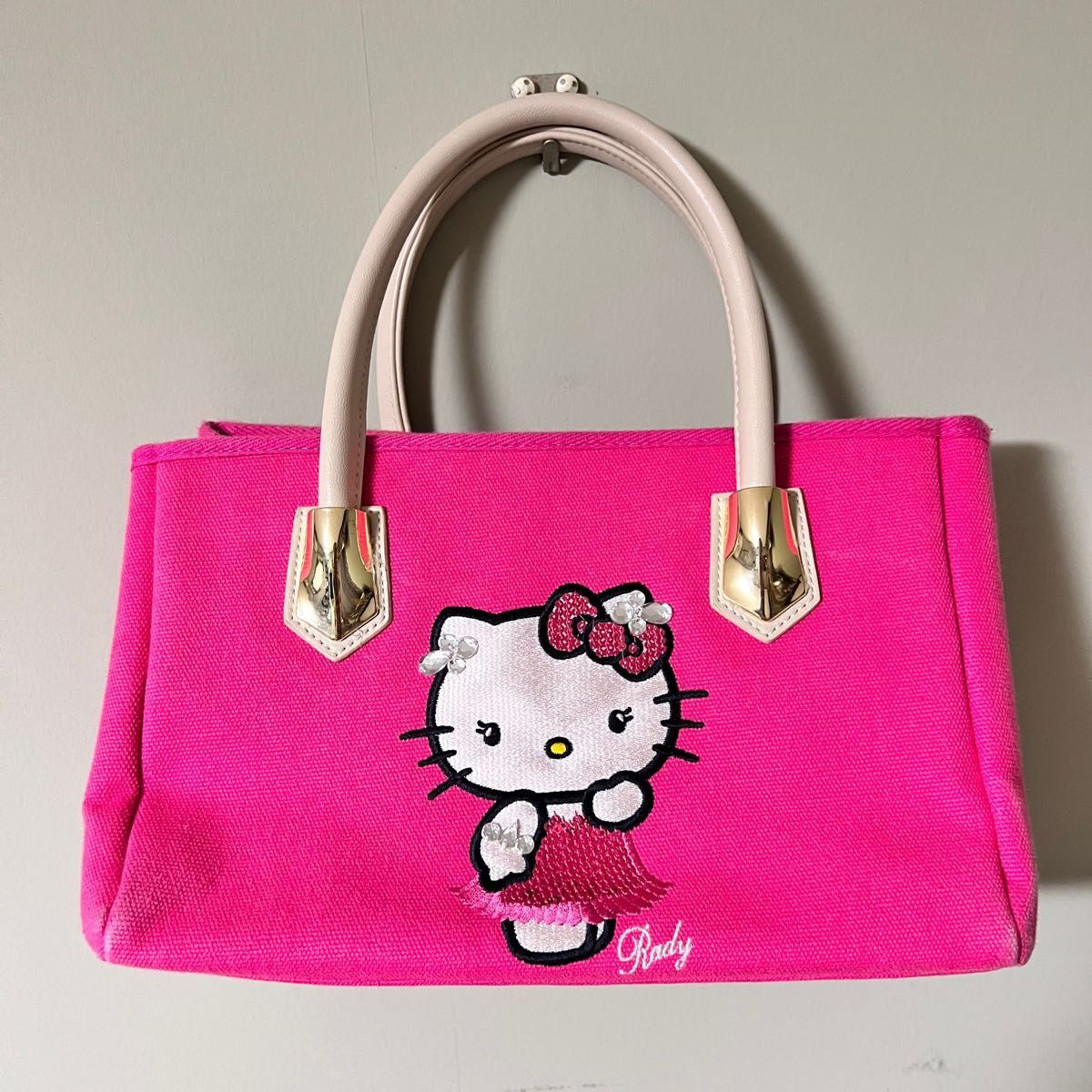 美品】Rady × HelloKitty 限定コレクション ハンドバッグ レディ 美品】Rady × HelloKitty 限定コレクション ハンドバッグ レディ