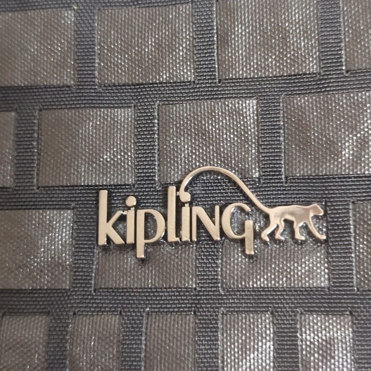 【極美品】KIPLING キプリング ショルダーバッグ 編み込みデザイン  ブラック キーホルダー 軽量 未使用級 トラベル 鞄