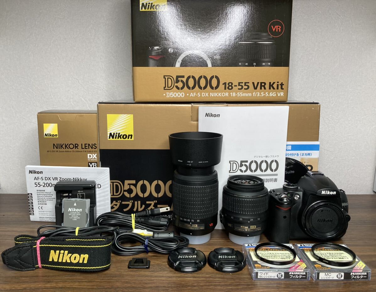 Y360【元箱&説明書&付属品多数】ニコン Nikon D5000 ダブルズームキット デジタル一眼レフ _画像1