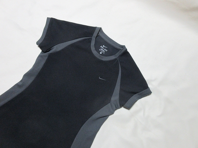 O-437★ナイキ・DRI-FIT♪黒xグレー/半袖Tシャツ(M)★の画像2