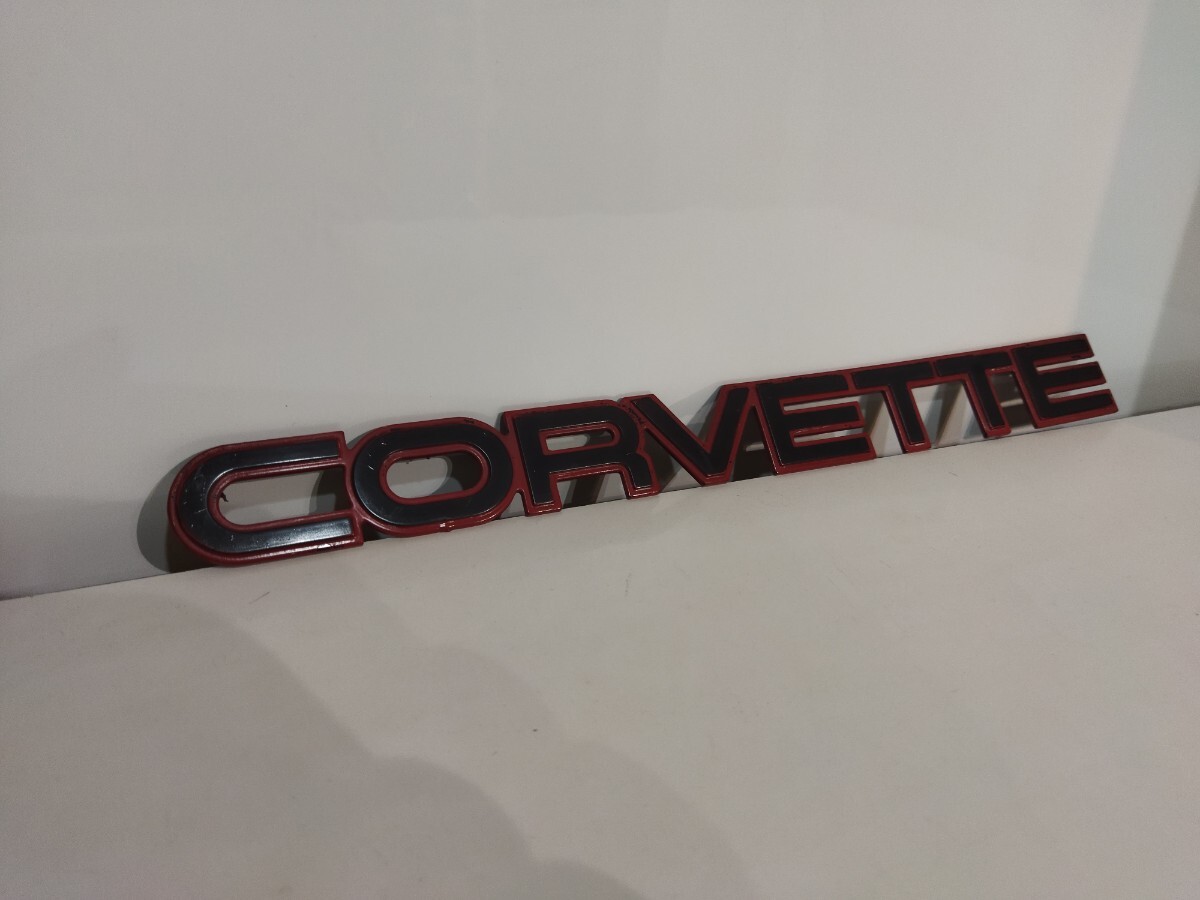 シボレー コルベット C4 CORVETTE 前期 GM純正 リアエンブレム USED 送料込み　ロゴエンブレム リヤ　　