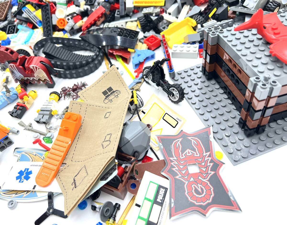 g941SK　【1円スタート！】LEGO レゴ 大量混在 LEGO CITY シリーズ他 城？ ブロック人形ミニフィグ ミニドール 部品プレート パーツ _画像7