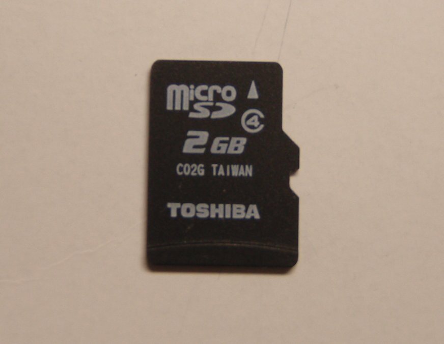 TOSHIBA 2GB microSD карта 