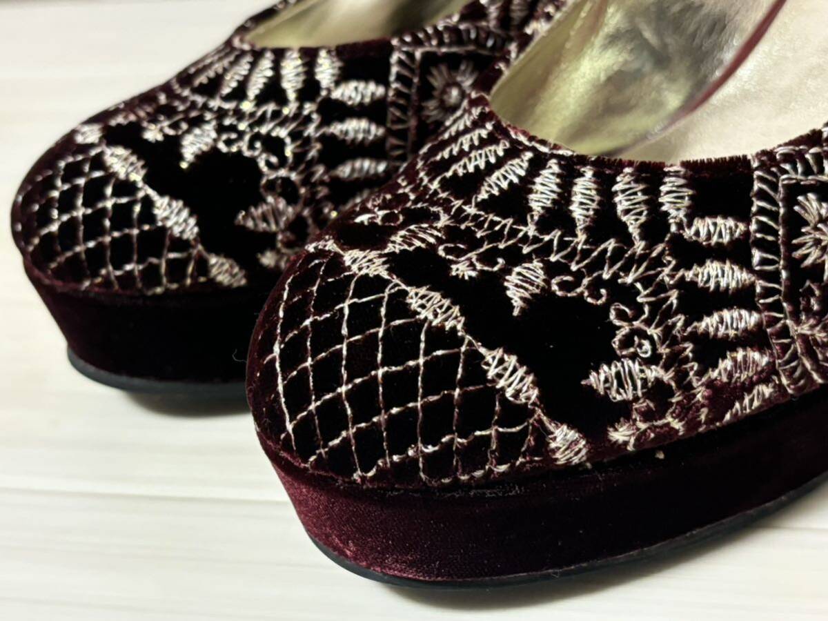 ● 未使用 ANNA SUI アナスイ ワインレッド ベロア 刺繍 厚底 パンプスヒール 3.5 22.5cm 23.0cm ダークレッド 赤色 レディース パンプス_画像8