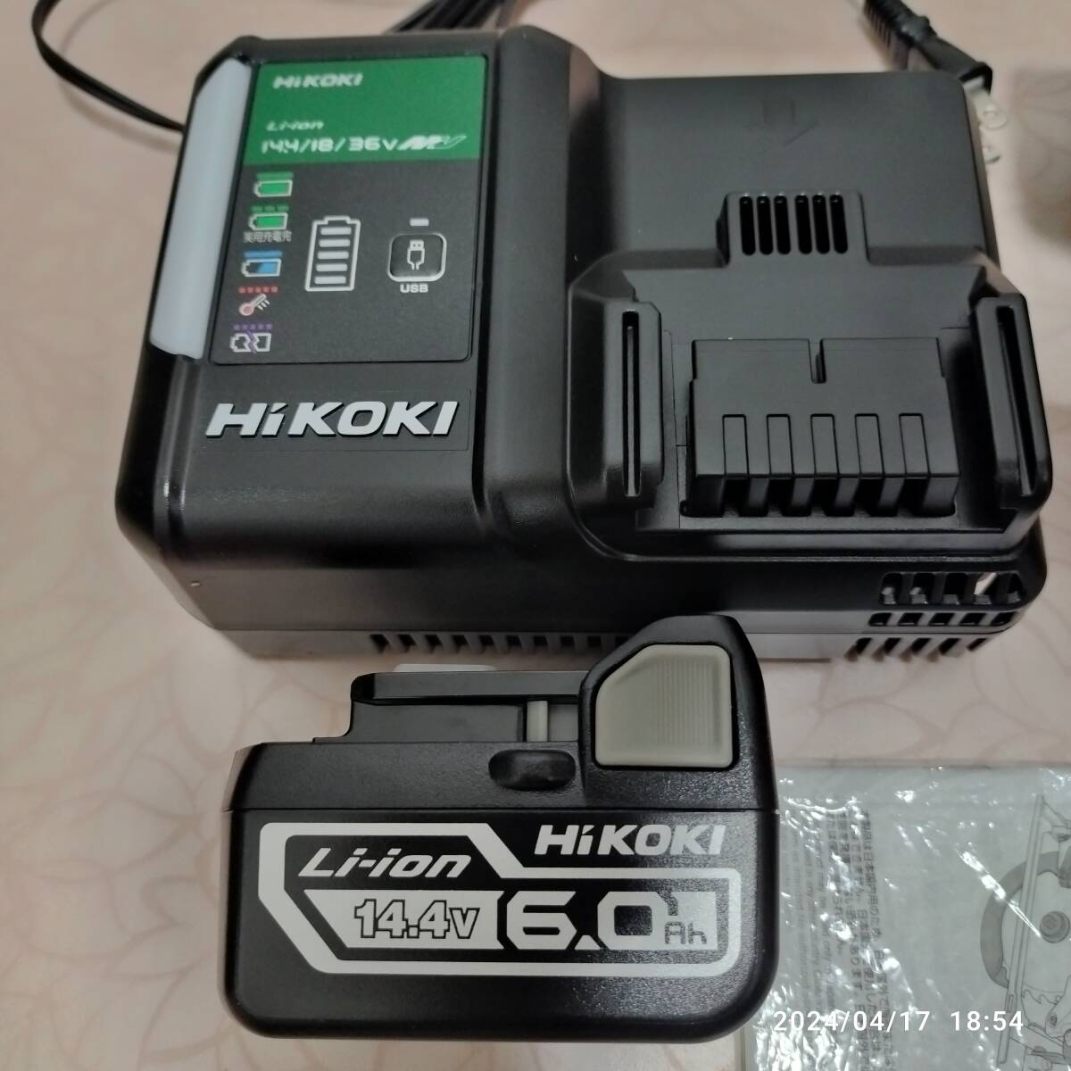 未使用・HiKOKI(ハイコーキ) 14.4V コードレス丸のこ 充電式 6.0Ahリチウムイオン電池、急速充電器、ケース付 刃径125mm C14DBL(LYPK)_画像8