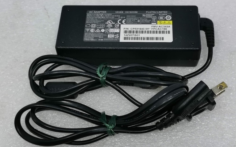 ● Совместимый с AC AC AC EPSON ADAPTER [FUJITSU 19V 4.74A 90W спецификация] Совместима с различными ноутбуками и небольшими ПК [NEC, Epson, мышиный компьютер и т. Д.]