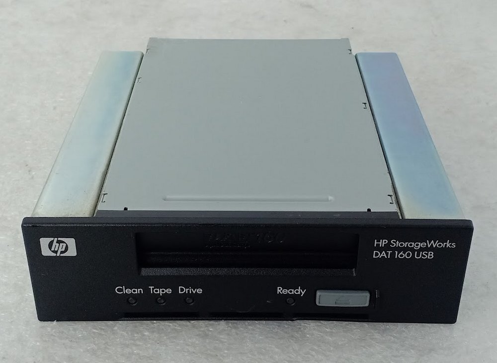 ●hp StorageWorks DAT160 USB 内蔵型テープドライブ USB接続 [hp P/N:Q1580A , BRSLA-05U2-DC]の画像1