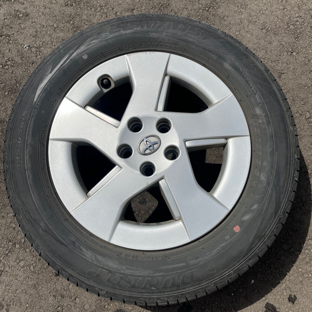 バリ溝 高級タイヤ 195/65R15 ルマンV プリウス純正ホイール_画像5