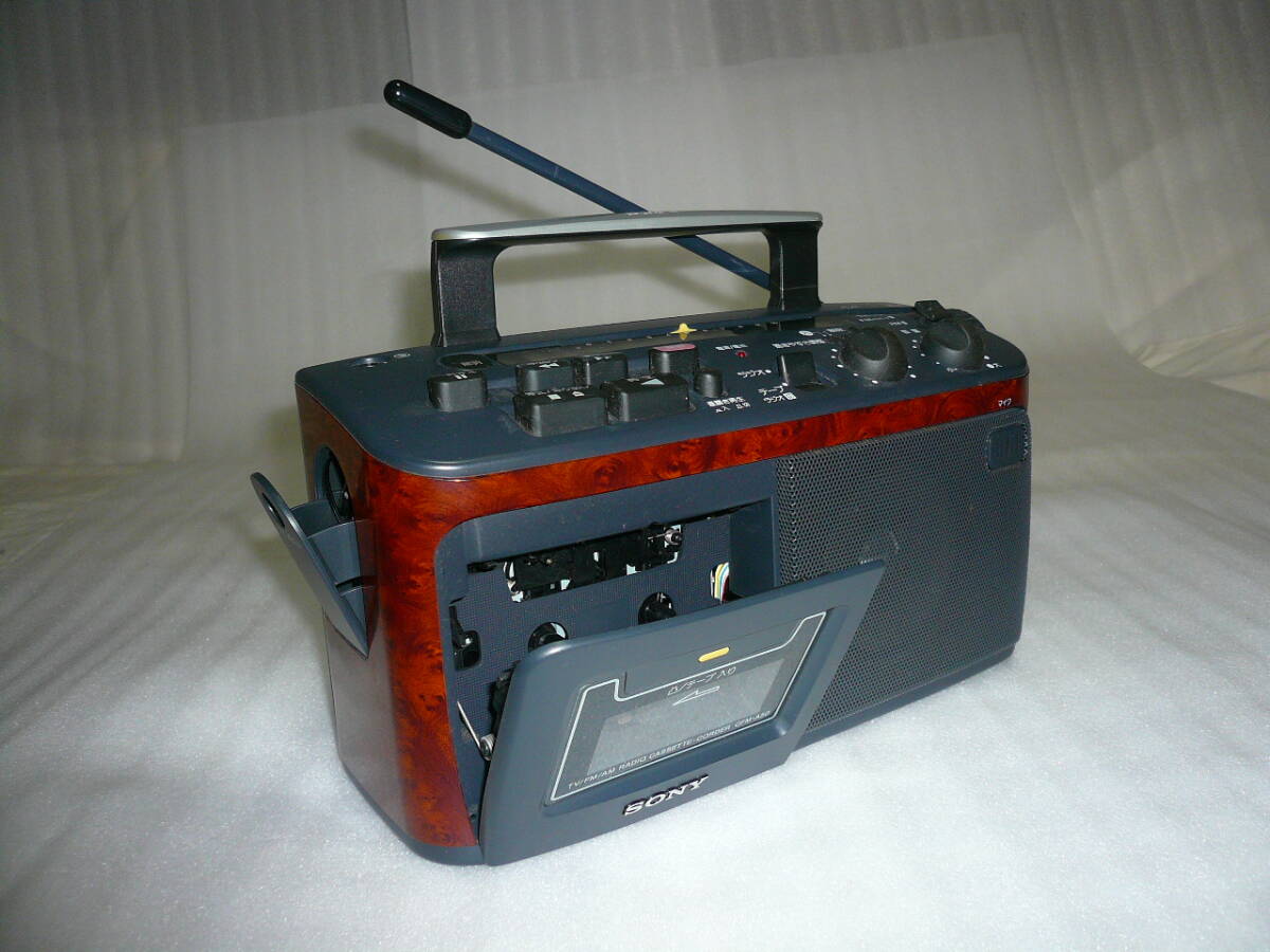 SONY 木目調ラジカセ CFM-A50 テープ、ラジオ聴けましたがジャンク扱い_画像2