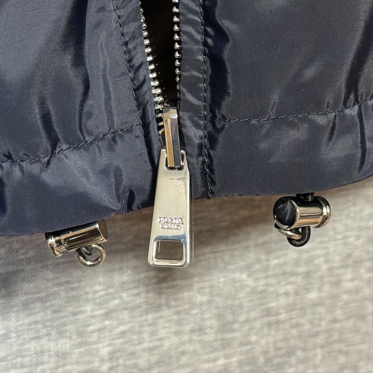 新品正規品 PRADA ナイロン ジャケット リバーシブル ブルゾン L 新品正規品 PRADA ナイロン ジャケット リバーシブル ブルゾン L