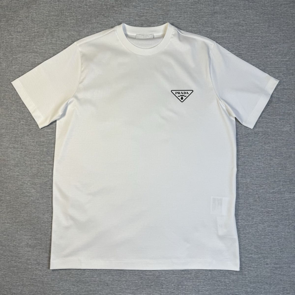 新品正規品 PRADA ロゴプリント Tシャツ UJN656 プラダ L|Yahoo 新品正規品 PRADA ロゴプリント Tシャツ UJN656 プラダ L|Yahoo
