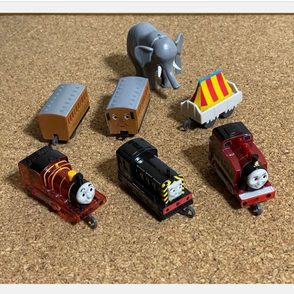 カプセルプラレール トーマス おもちゃまとめ売り きかんしゃトーマス レール おもちゃ 貨車