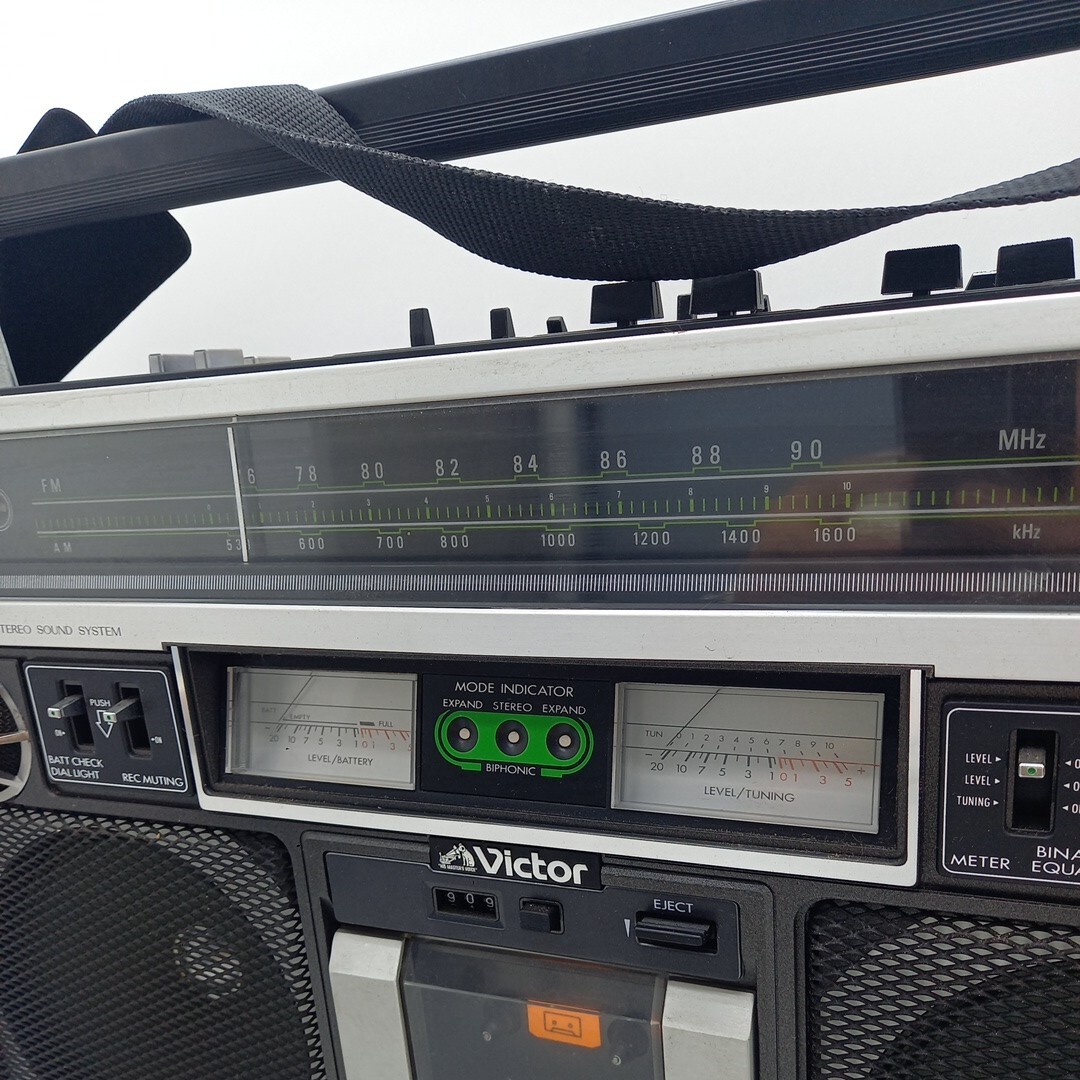 [ junk treatment ]Victor Victor RC-838 radio-cassette Showa Retro electrification OK radio stereo cassette recorder 