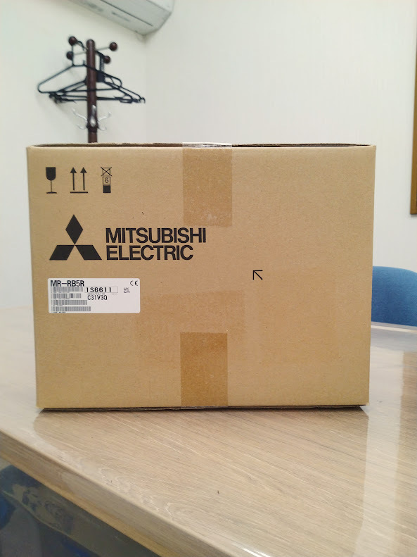 正規代理店購入三菱電機 ACサーボ 回生オプション MR-RB5R_画像1