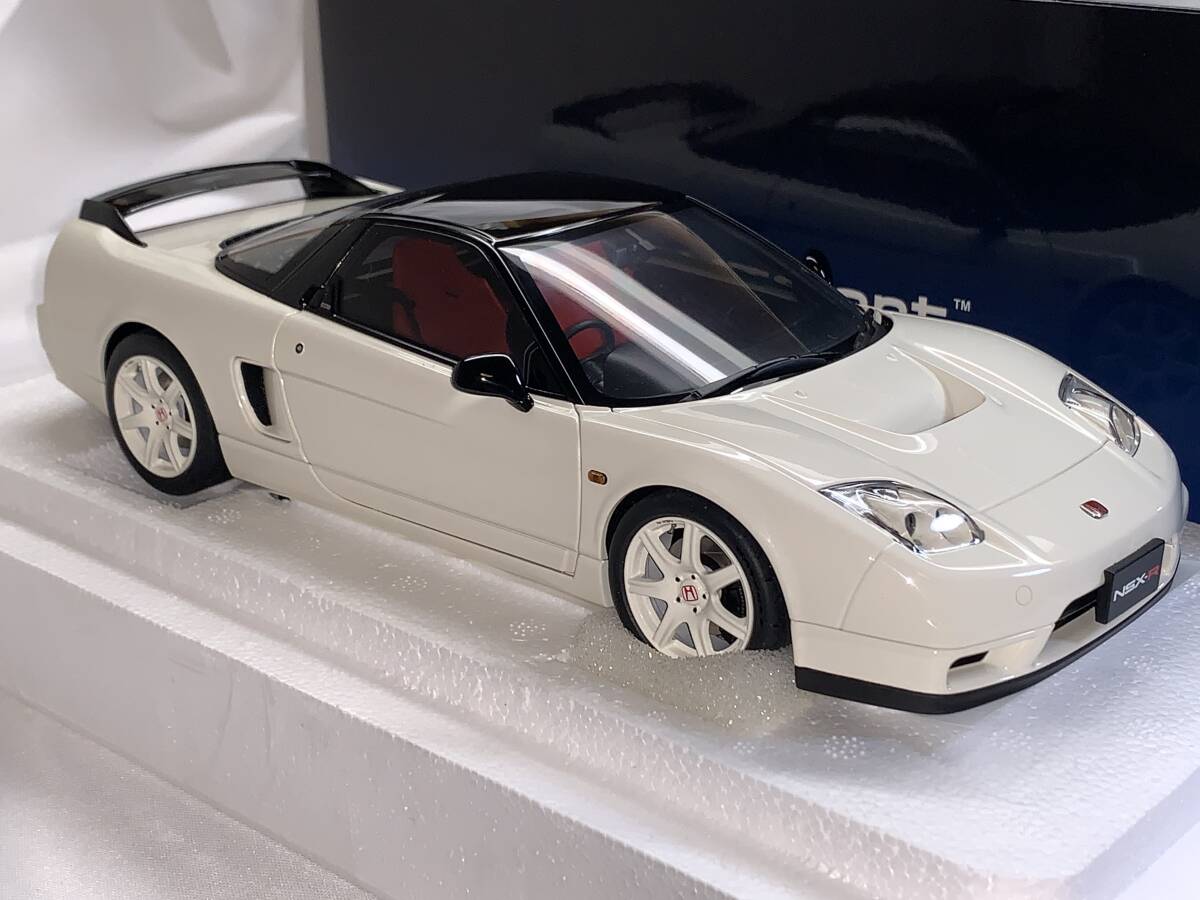 絶版 新品未展示 オートアート 1/18 ホンダ NSX-R NA2（チャンピオンシップホワイト）73219 AUTOart Honda NSX Type R, New condition #028の画像1