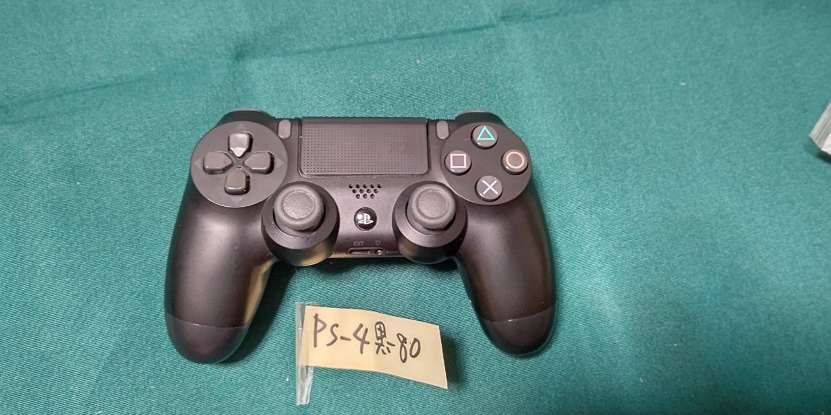 純正PS4コントローラー.80商品説明を確認よろしくお願いします。値下げ交渉スルーします。