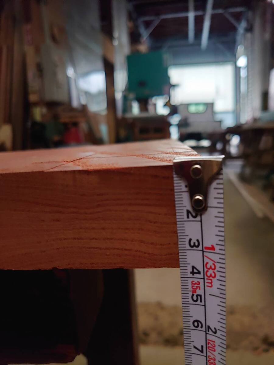 栴檀 せんだん 荒材 No.240403-A 無垢 乾燥材 板（長さ320㎜ｘ幅320㎜ｘ厚み30～38㎜）1枚 木材 DIY 棚板 小物作りにの画像6
