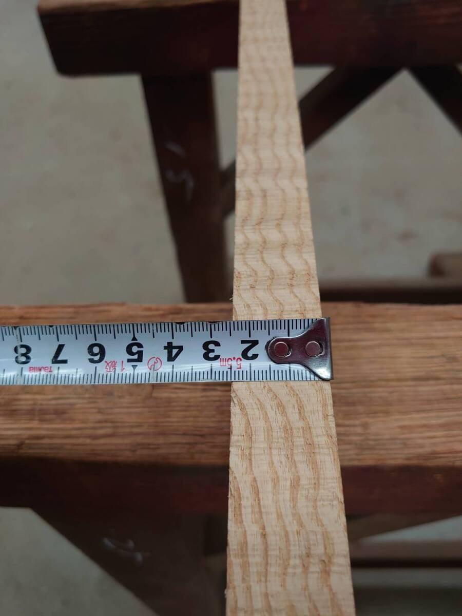 たも 縮み杢 No.240416-D 無垢 乾燥材 板（長さ710㎜ｘ幅65㎜ｘ厚み25㎜）1枚 木材 DIY 棚板 小物作りにの画像4