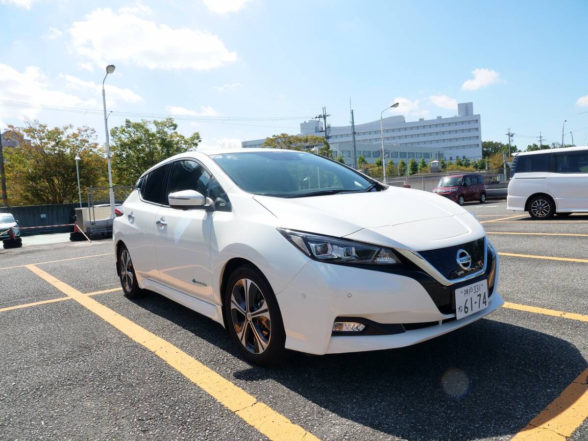 日産リーフ Gグレード プロパイロット 航続可能距離292km 希少6KW普通充電オプション搭載！急速充電わずか37回の極上車！の画像1