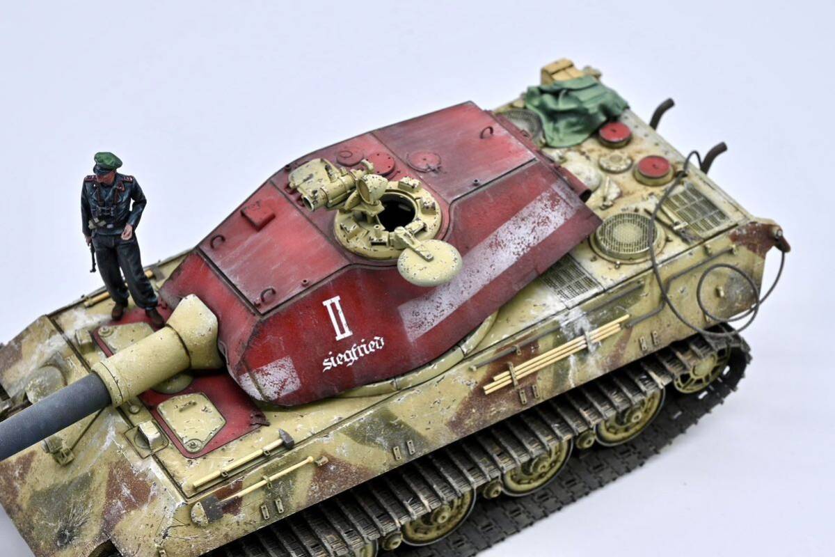 ［塗装済み完成品］タコム 1/35 キングタイガー　ポルシェ砲塔　Takom king tiger 105mm KwK 46 L/68_画像10