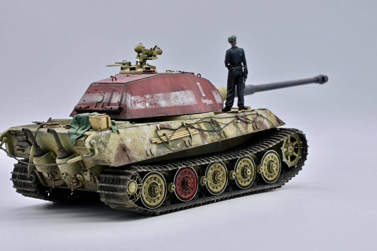 ［塗装済み完成品］タコム 1/35 キングタイガー　ポルシェ砲塔　Takom king tiger 105mm KwK 46 L/68_画像6