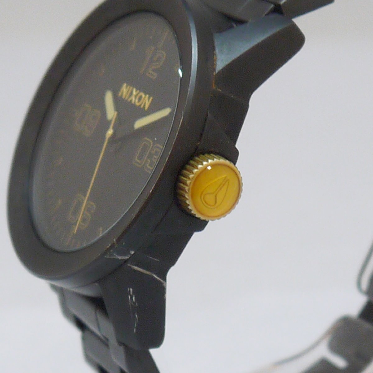 定型外送料無料 USED品・保管品 NIXON ニクソン IN THE HOTZONE THE PRIVATE プライベート クオーツ 腕時計 3針 動作品 ダメージありの画像5