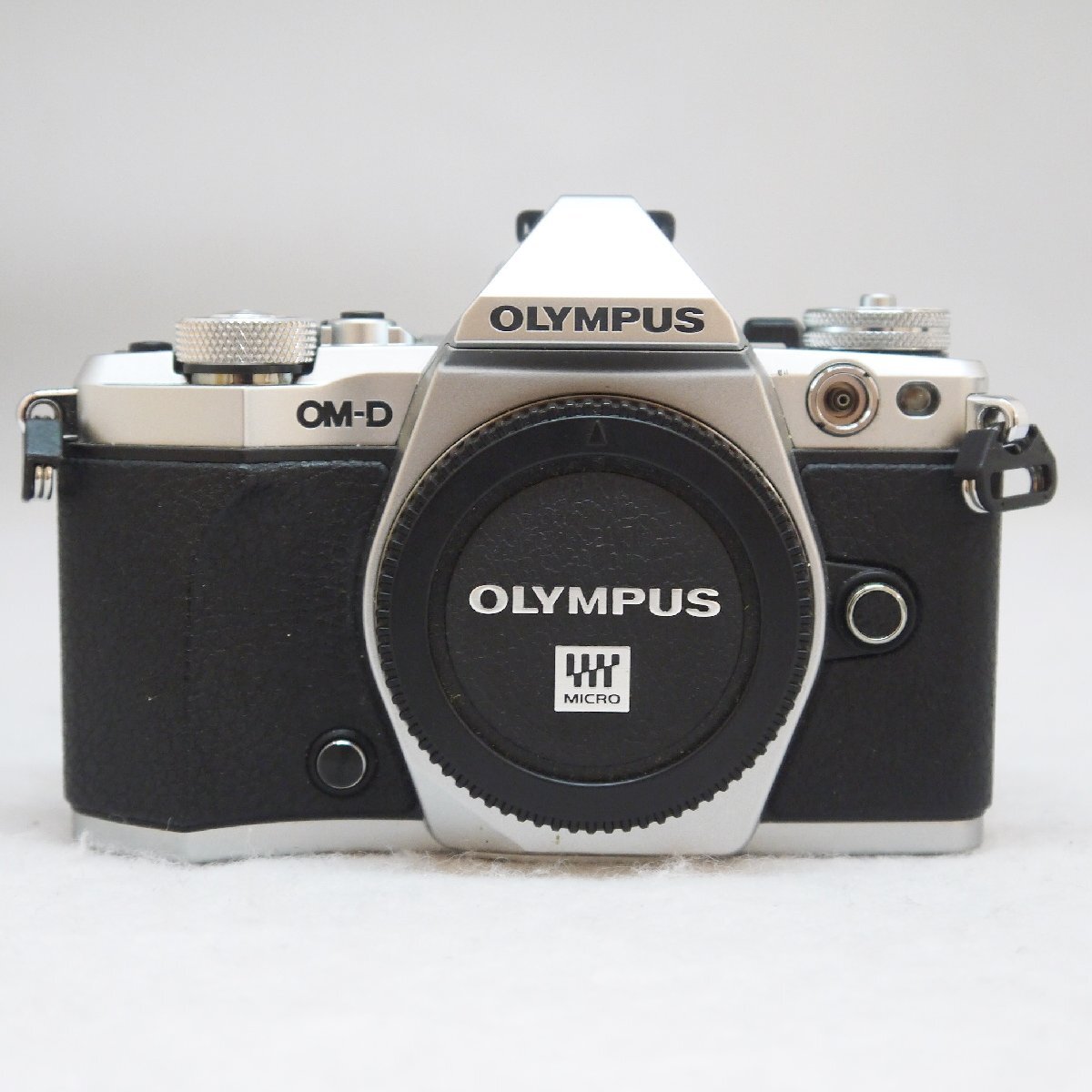 USED品・保管品 OLYMPUS オリンパス OM-D E-MSⅡ ボディ ミラーレス 一眼レフカメラ レンズ M.ZUIKO 12-40mm 1:2.8 PRO 外箱他付属品付の画像2