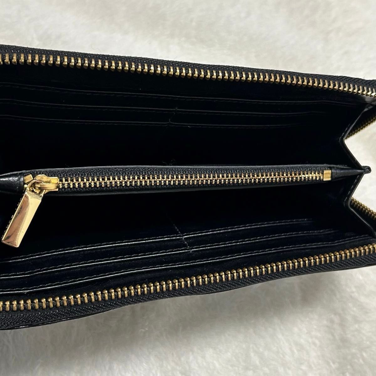 TORY BURCH トリーバーチ ゴールドロゴ ラウンドファスナー TORY BURCH トリーバーチ ゴールドロゴ ラウンドファスナー