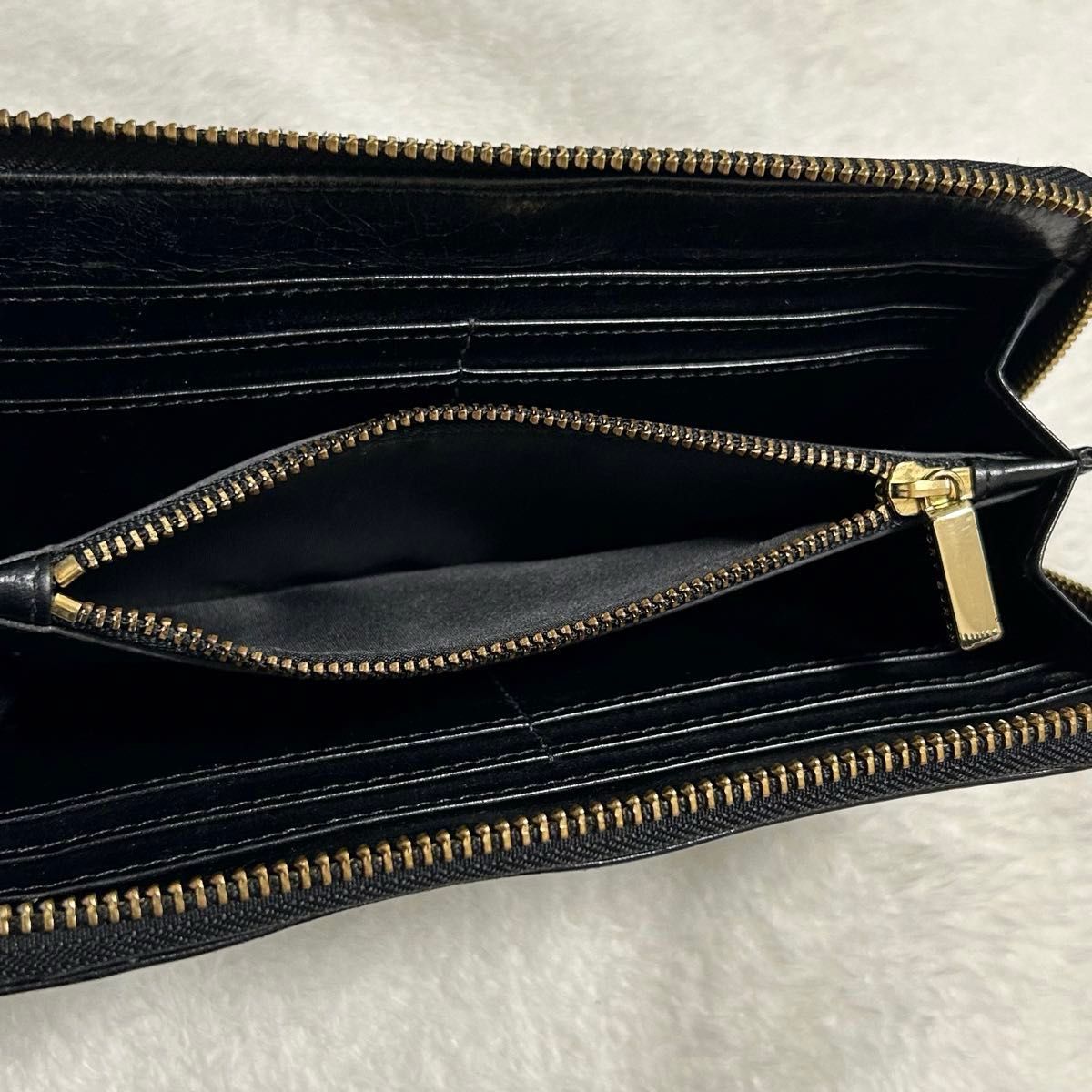 TORY BURCH トリーバーチ ゴールドロゴ ラウンドファスナー TORY BURCH トリーバーチ ゴールドロゴ ラウンドファスナー