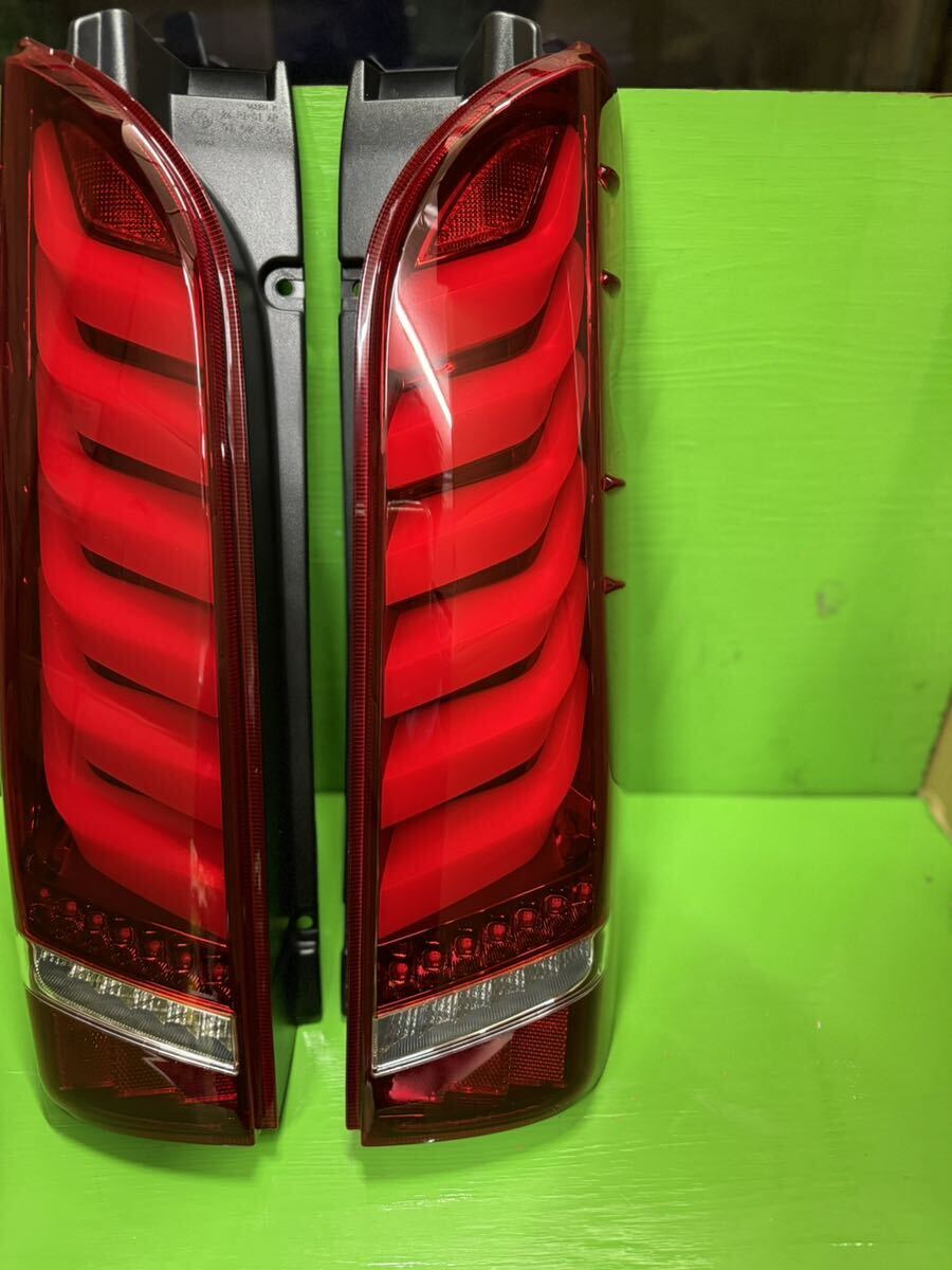 ヴァレンティ×レガンス コラボ フル LED テール ランプ ウルトラ シグマ ハイエース 200系 ハーフレッド/ブラッククローム ULTRA Σ .の画像2