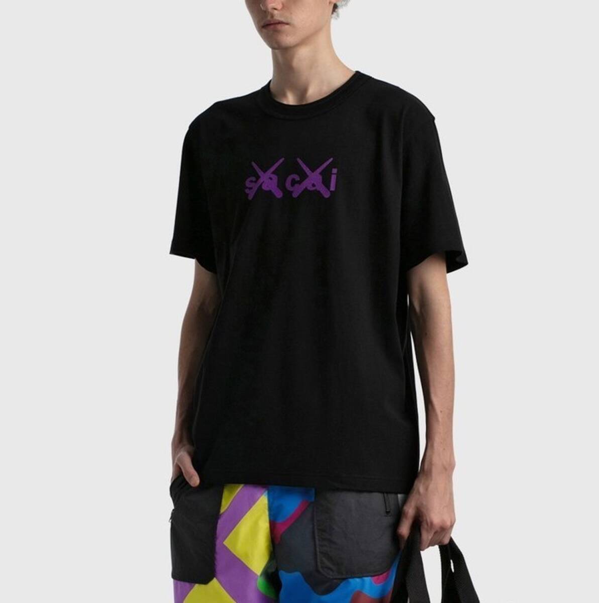 即決 未使用【sacai×KAWS】サカイ×カウズ Flock Print Tシャツ 黒 1 新古_画像10