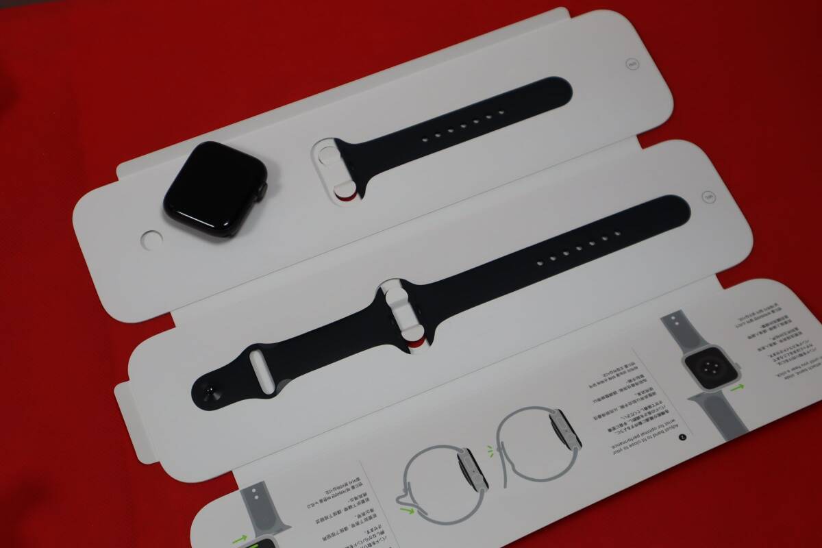 CB8955 Y Apple アップル Apple Watch SE アップルウォッチSE 44mm GPSモデル WR-50 / アクティベーションロックの画像3