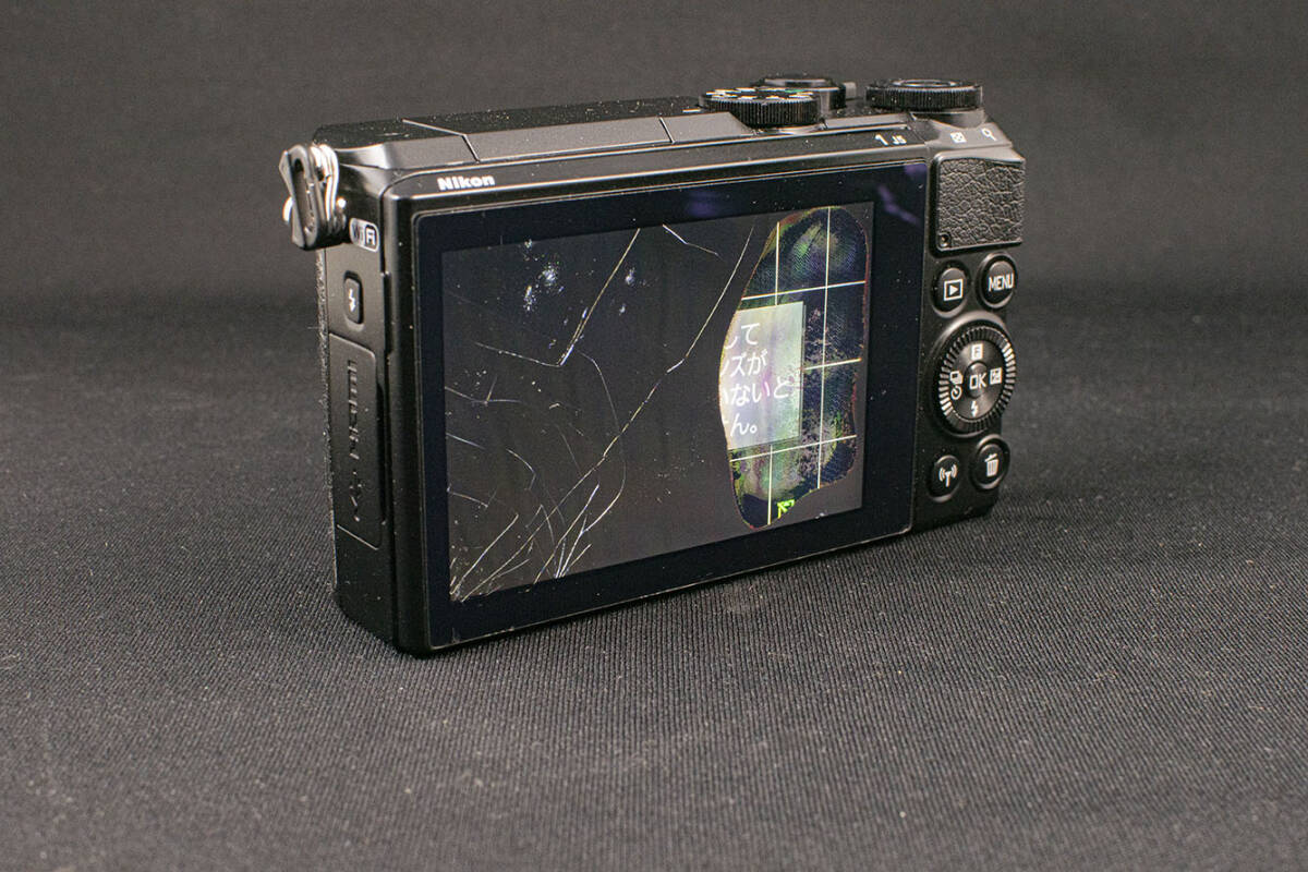 [ Junk liquid crystal crack ]Nikon 1 J5 black lens attaching 