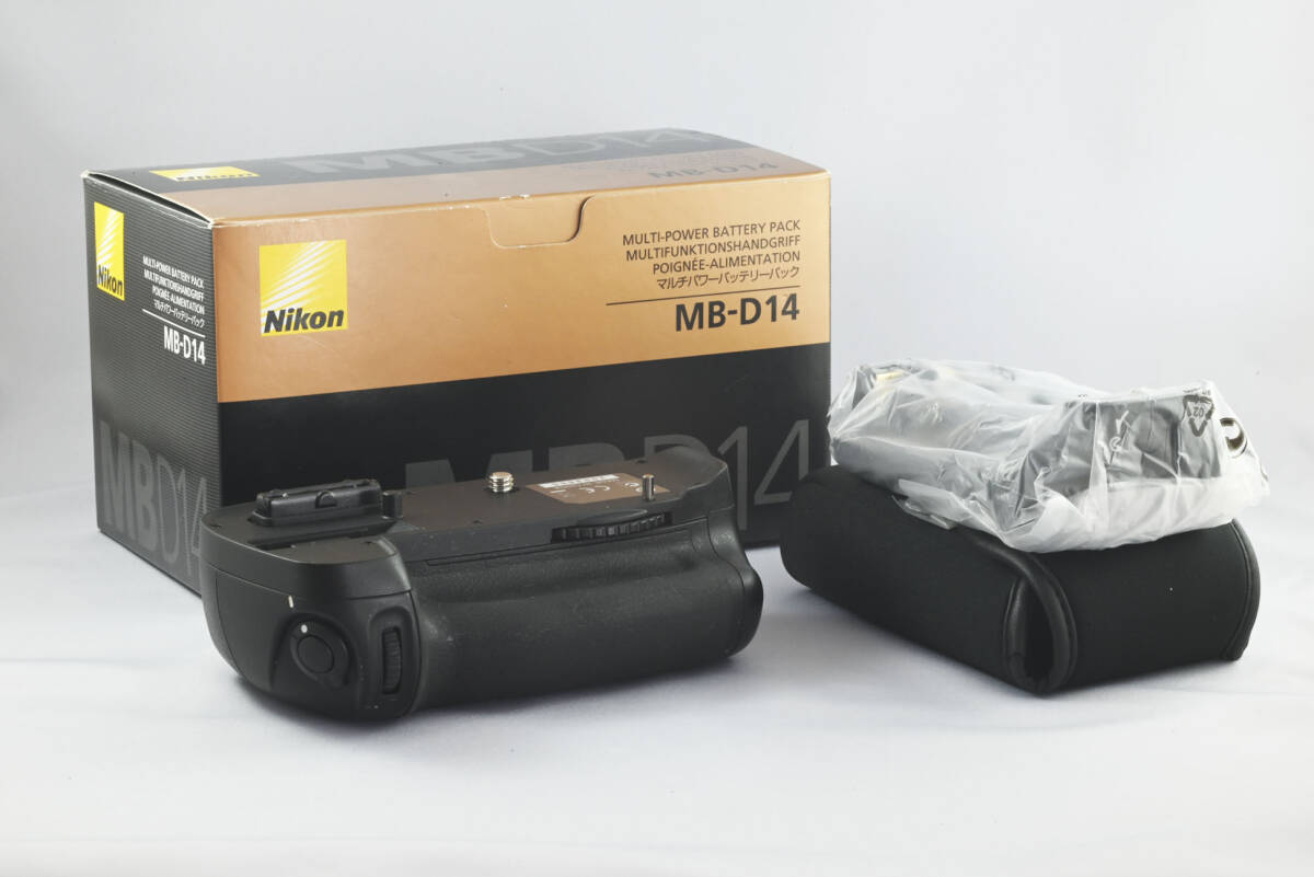 【中古良品】Nikon マルチパワーバッテリーパック MB-D14_画像1