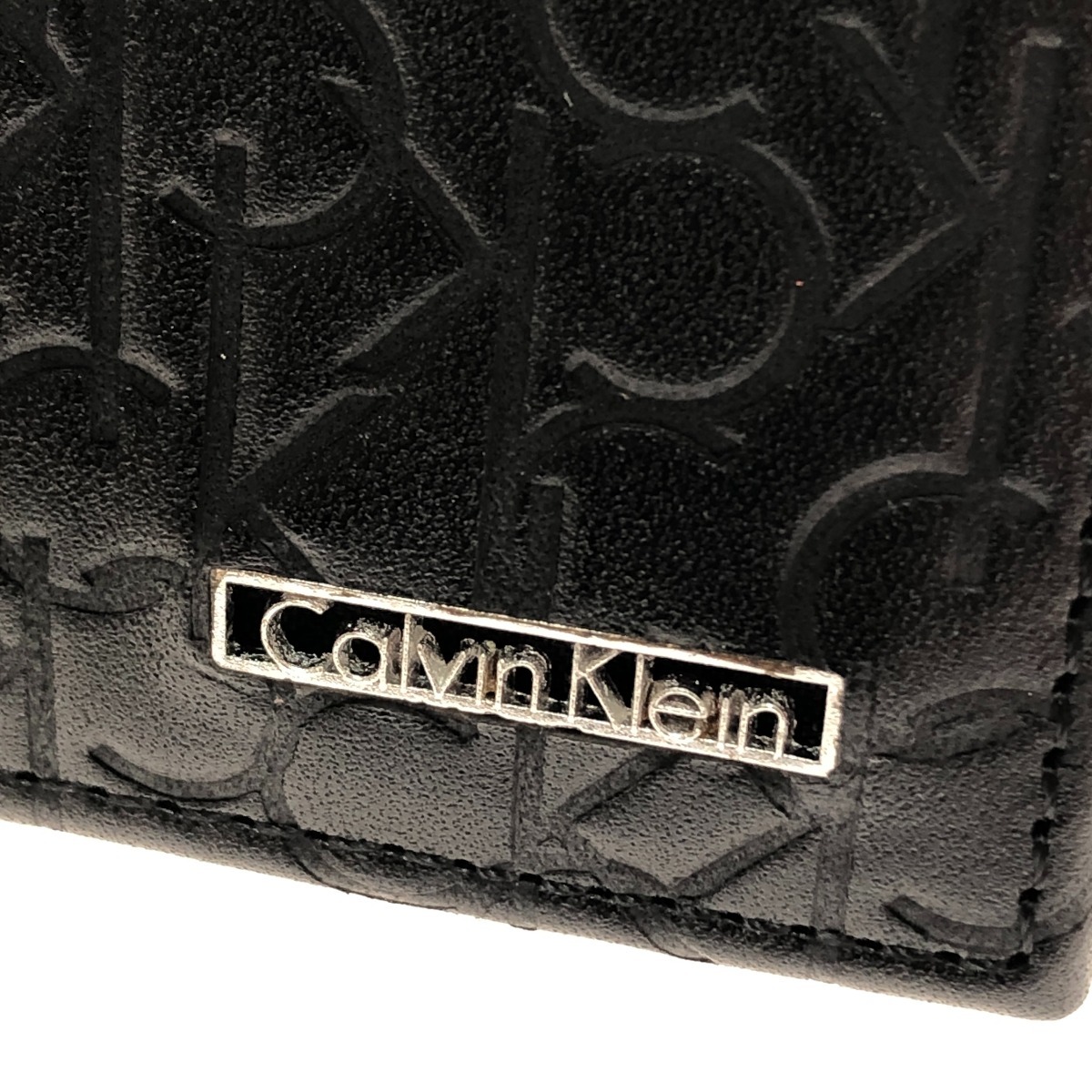 □□ Calvin Klein カルバンクライン 二つ折り財布 ロゴ 型押し 74285 ブラック やや傷や汚れあり_画像10