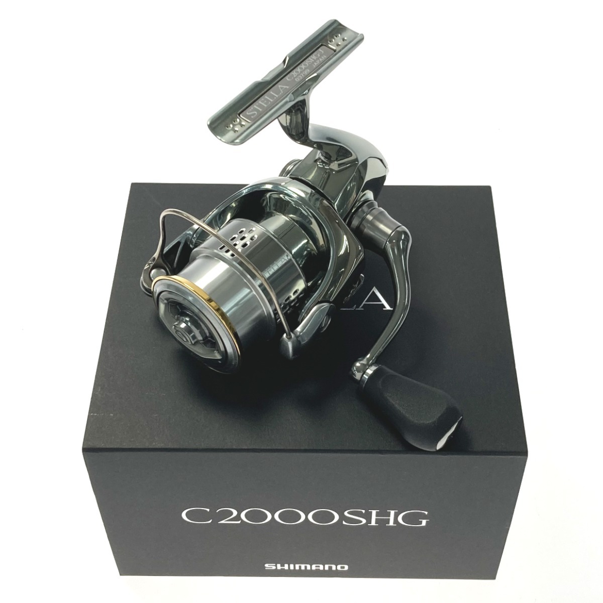 ☆☆ SHIMANO シマノ 18 STELLA C2000SHG 03799 スピニングリール 箱付き やや傷や汚れあり_画像1