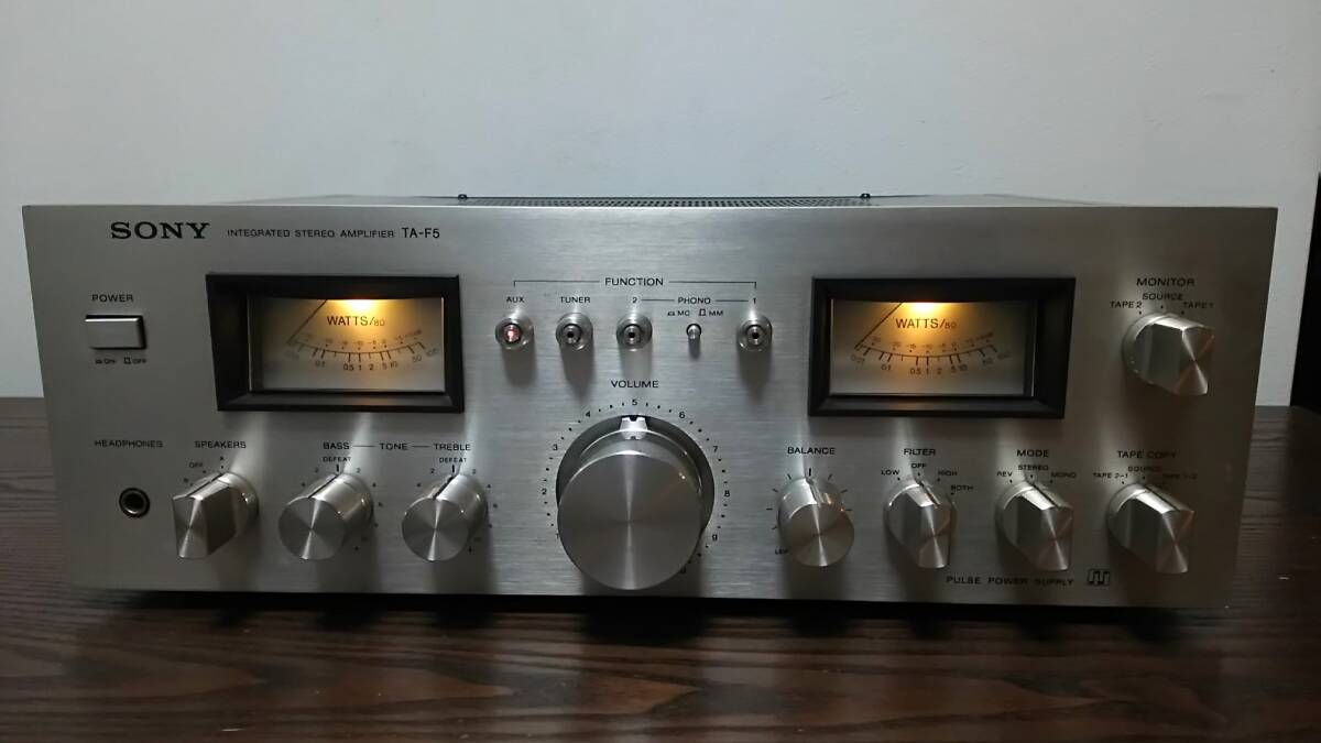 当時物 昭和レトロ SONY TA-F5 プリメインアンプ INTEGRATED STEREO AMPLIFIER 1977年 希少 ジャンク 通電確認のみ 部品取り用などに！の画像1