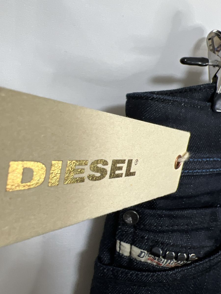 新品　DIESEL SAFADO デニムパンツ　ジーンズ　ロゴ刺繍　イタリア製　ジーパン　ズボン　ボトム　スタッズ　希少