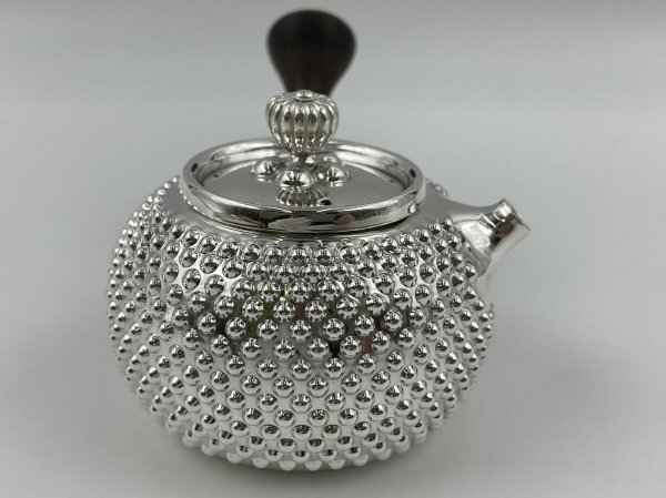 新品未使用 純銀製  急須 煎茶道具 純銀氷裂 銀瓶（専用木製箱付き）157g  R310353の画像4