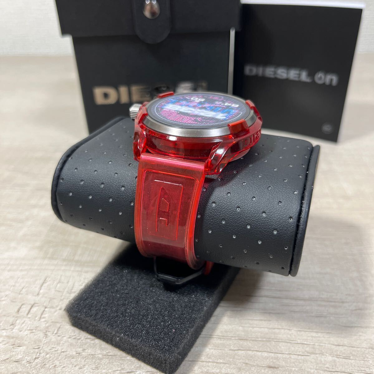 1円スタート売切り 新品未使用 DIESEL FADELITE スマートウォッチ ディーゼル DIESEL ON 心拍数 GPS Google レッド 腕時計_画像3