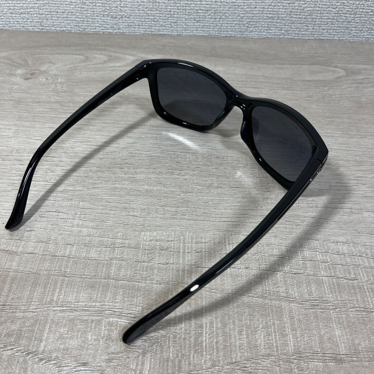 1円スタート売切り 新品未使用 オークリー OAKLEY Drop In ドロップイン サングラス ブラック ポラライズド 偏光レンズ アジアンフィット_画像5