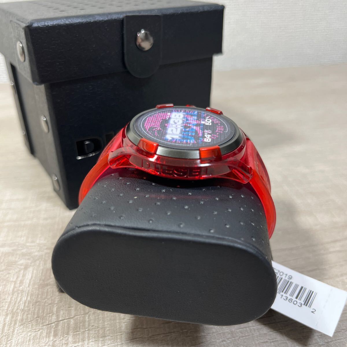 1 иен старт прямые продажи новый товар не использовался DIESEL FADELITE смарт-часы дизель DIESEL ON измеритель пульса GPS Google красный наручные часы 